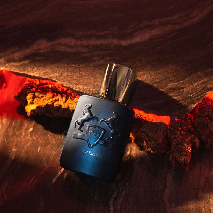 Parfums de Marly Layton Exclusif 125ml dark blue perfume bottle with silver cap and embossed horse design
